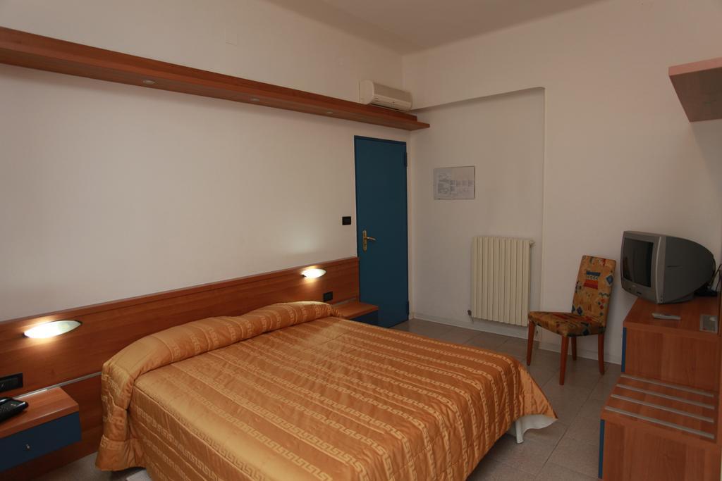 Hotel Athena Pesaro Room photo